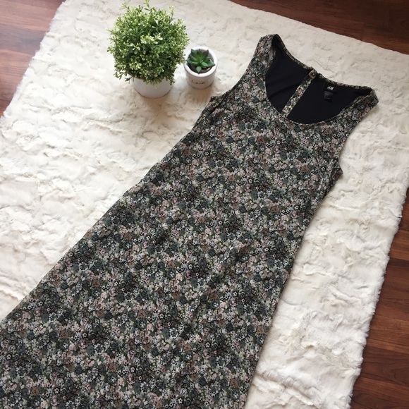 H&M Dresses & Skirts - H&M sleeveless floral maxi dress